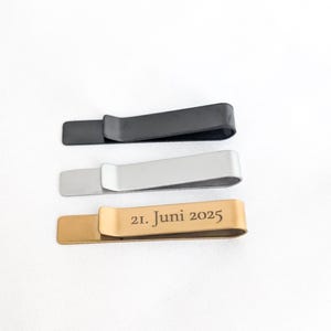 Personalisierte Krawattennadeln mit Datum und Wunschgravur – Geschenk für Bräutigam, Vater der Braut und Trauzeugen.