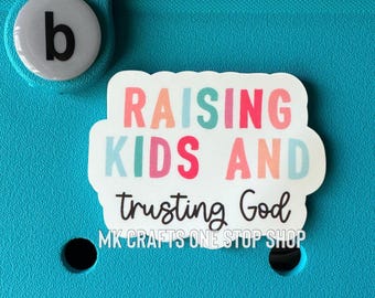 Raising Kids Trusting God Bag Charm – Inspirational Tote Accessory