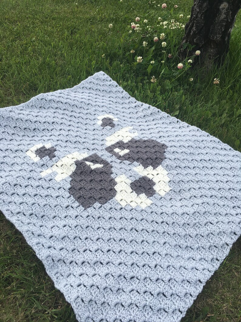 Bandit raccoon stroller blanket crochet pattern image 2