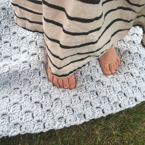 Bandit raccoon stroller blanket crochet pattern image 5