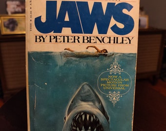 JAWS by Peter Benchley (1975) vintage horror paperback