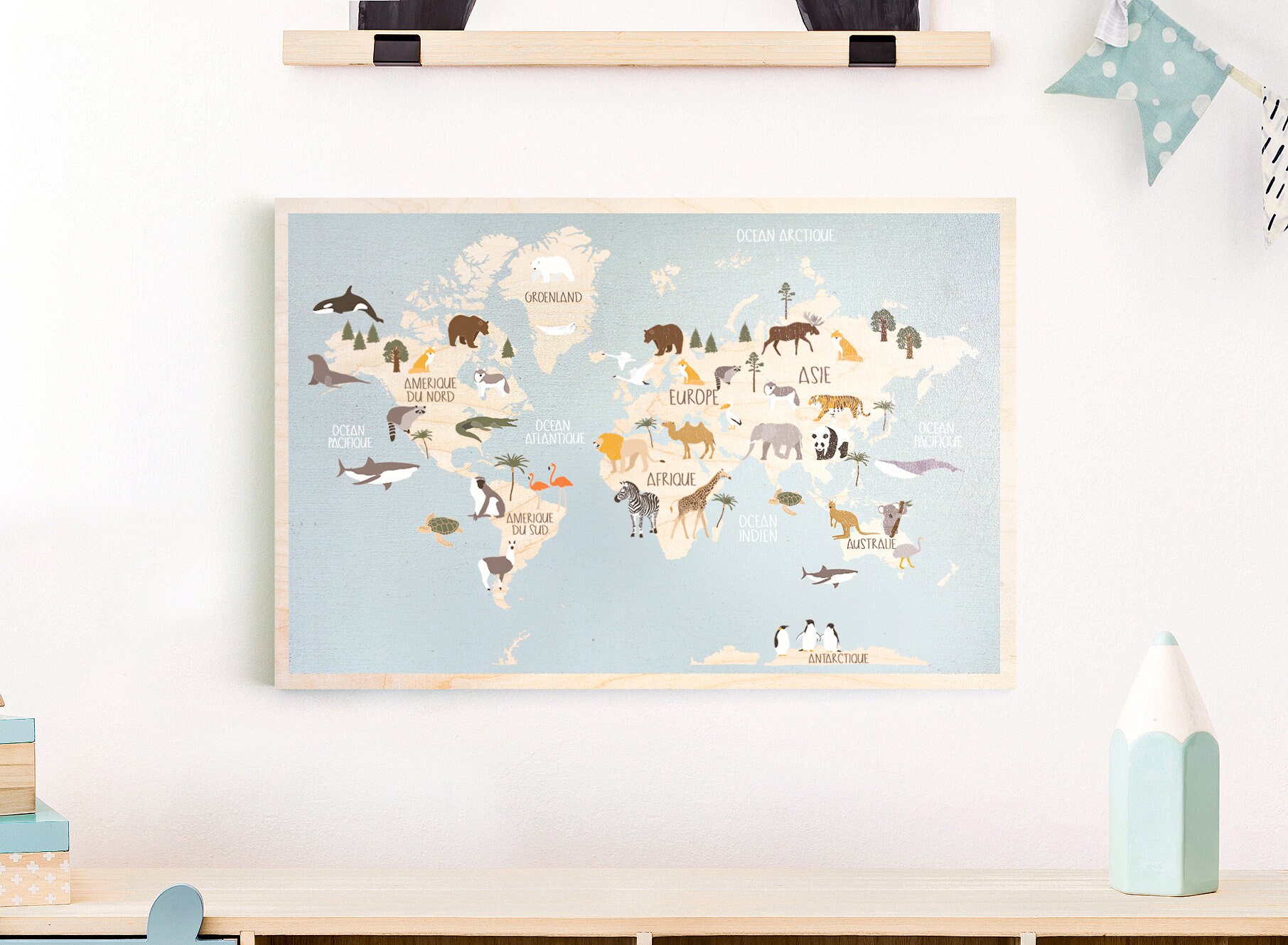 Tableau Bois Carte Du Monde Chambre Enfant - Imprimée sur Bois Bleu Clair Taille A3 45x30cm