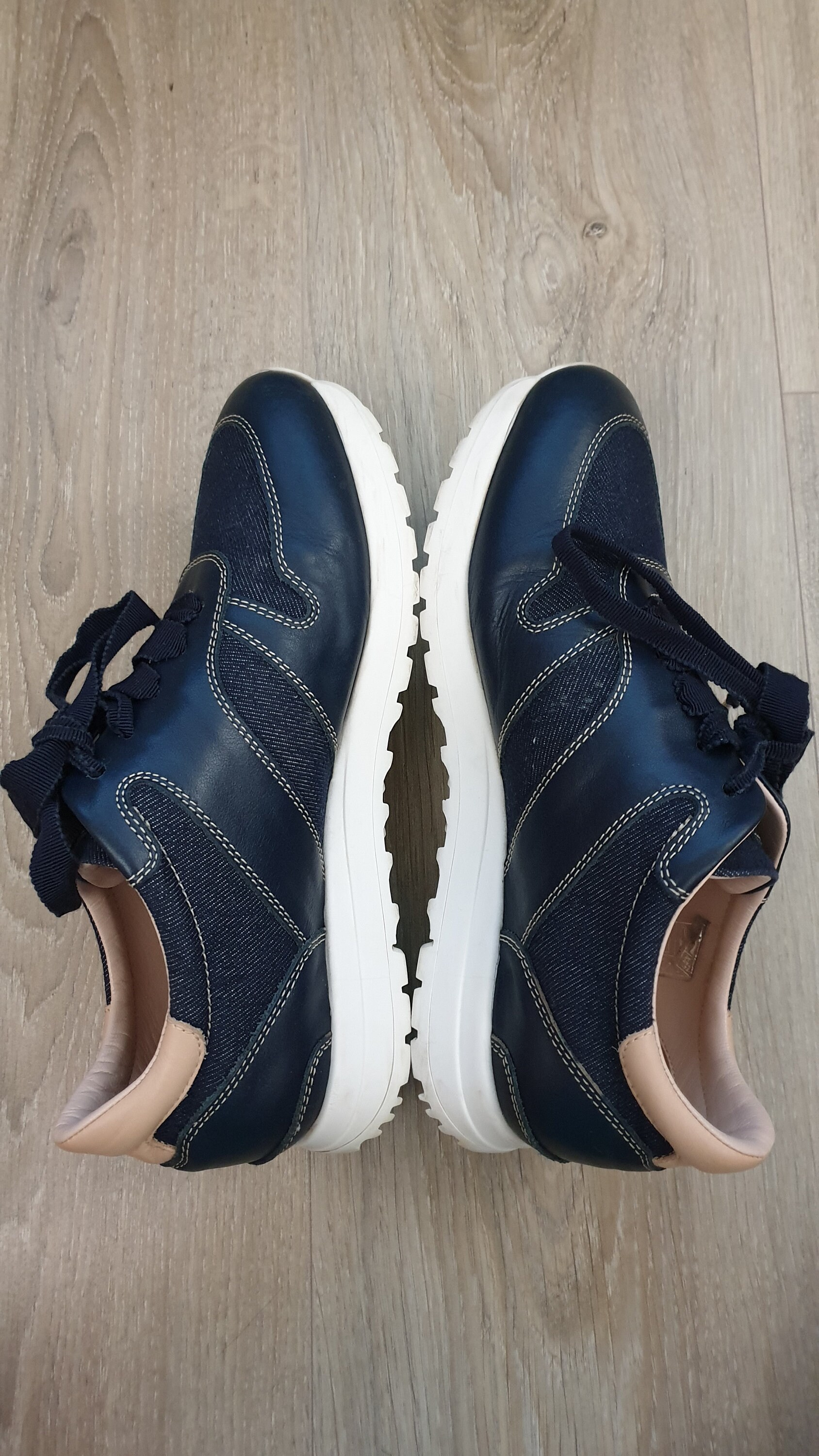 Escada made in Italy Top-Luxus-Damen-Turnschuhe, echtes Leder und