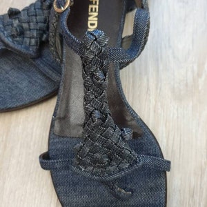 Fendi made in Italy gorgeous women&#39;s denim spy sandals,genuine leather and dark blue denim fabric,Buckle closure,size EU-35