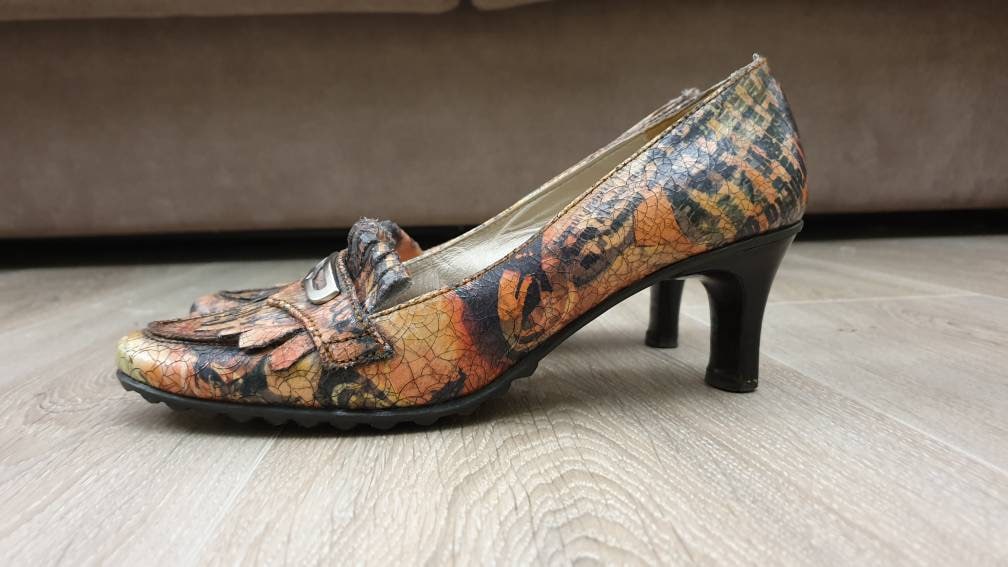Jacobelli Milano colorful leather shoes in exellent condition. Very high quality italian brand. Gorgeous