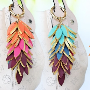 Charm para bolso de cuero con hojas reversibles, llavero personalizado para bolso, regalo único hecho a mano