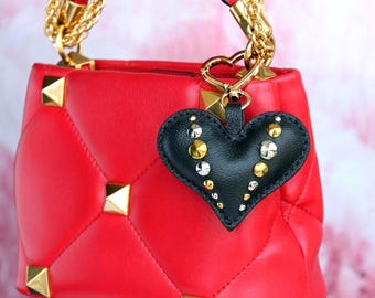 スタッズ付きハート型レザーキーホルダーチャーム、ハンドメイドのブラックパンクロックアクセサリー