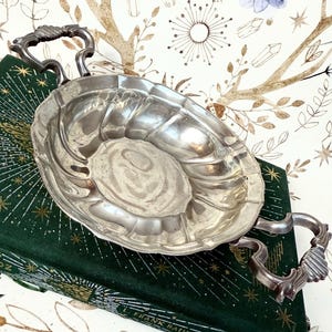 Vintage tennskål, heminredning, förvaring, smyckesfat, unikt föremål, original, klassisk, silver, möblering, vardagsrum, utsmyckad, elegant