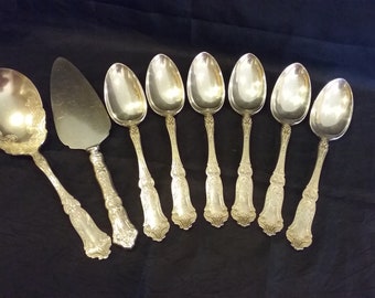 R Wallace Pat July 16, 1907 - Set of Large Ice Cream/Casserole Spoon, Cake/Pie Server and 6 Large Dessert Spoons - 8 Piece Set
