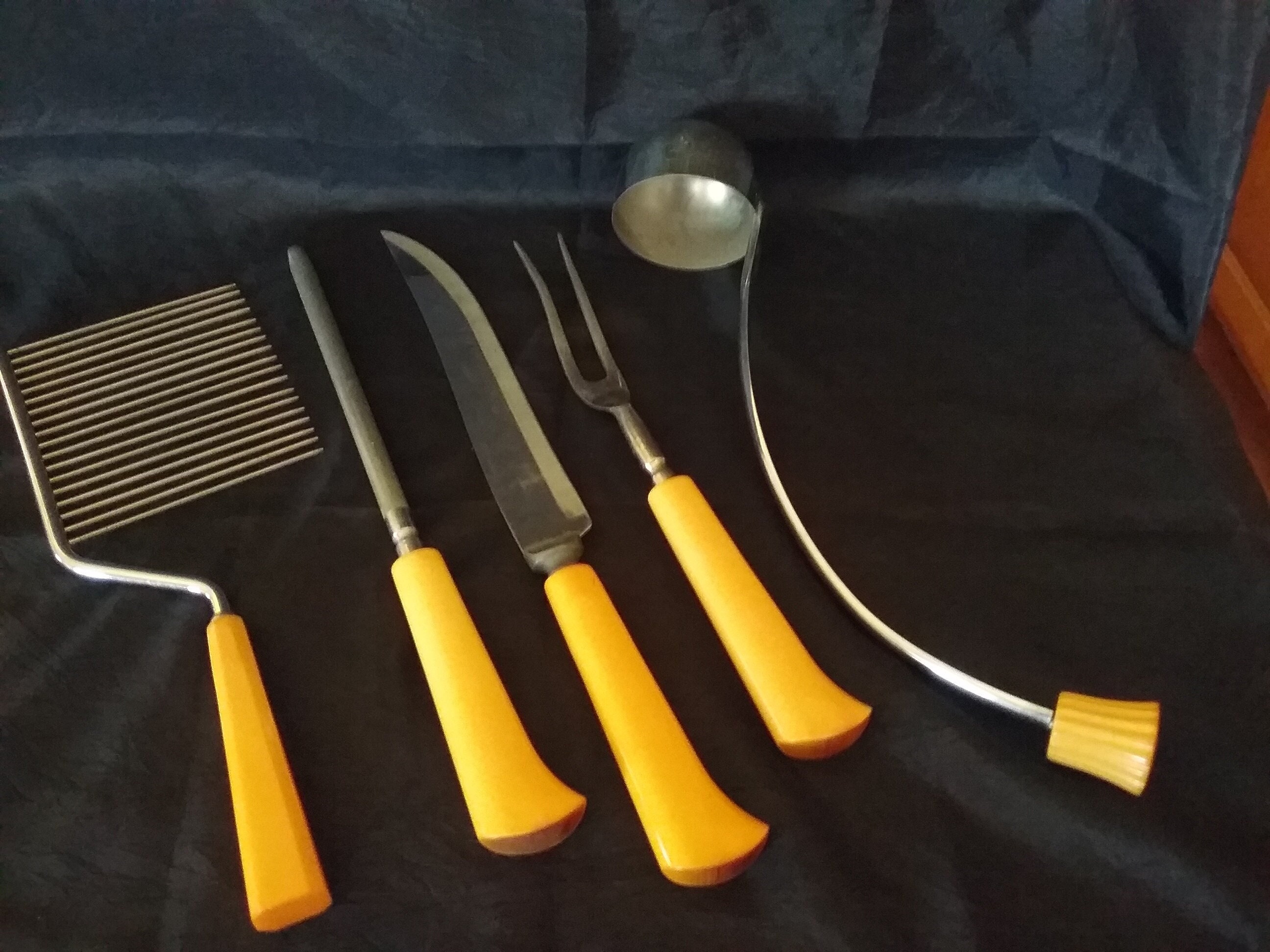 Royal Brand Bakelite 5 pc set Large Carving Knife, Fork,  Laddel, Sharpener and Cake Cutting Utensil