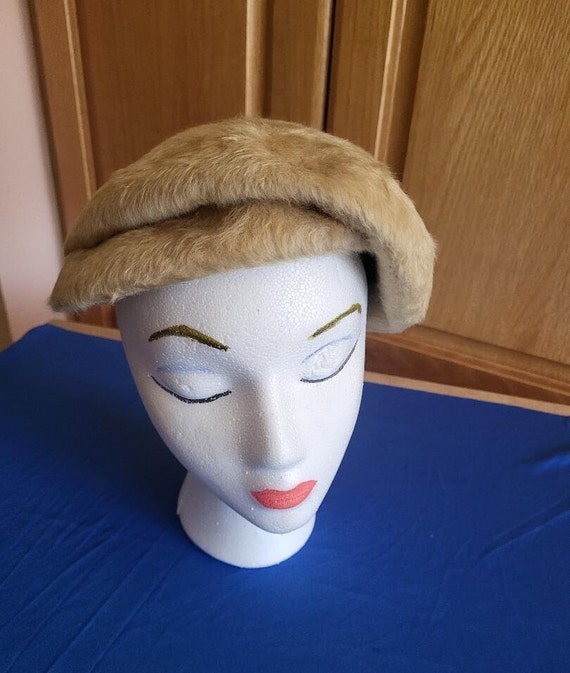 Vintage 1940's Beige Fur Felt Hat with Brim Desig… - image 3