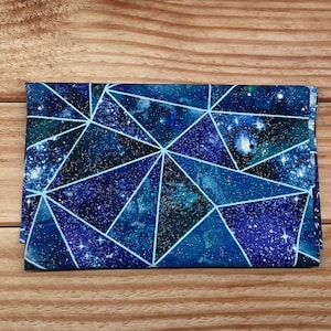 Celestial Fat Quarter-paket ***SISTA PÅFYLLNINGEN AV PAKETER*** – 6-delat Galaxy-quiltset i bomull – Tygkollektion med måne, stjärna och natthimmel dark geometric