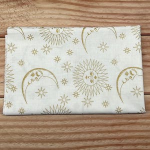 Celestial Fat Quarter-paket ***SISTA PÅFYLLNINGEN AV PAKETER*** – 6-delat Galaxy-quiltset i bomull – Tygkollektion med måne, stjärna och natthimmel white and gold