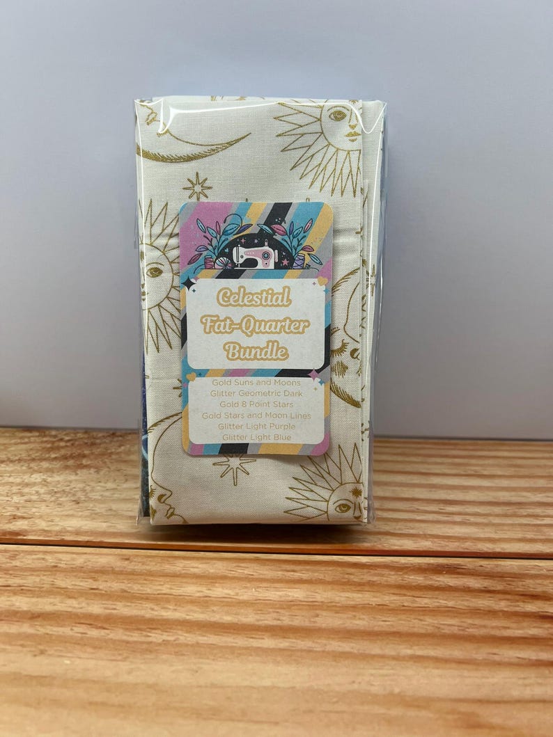 Celestial Fat Quarter-paket ***SISTA PÅFYLLNINGEN AV PAKETER*** – 6-delat Galaxy-quiltset i bomull – Tygkollektion med måne, stjärna och natthimmel bild 2