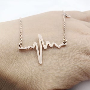 18Krose gold necklace,heart shape,doctor nurse necklace,heartbeat,pulse necklace,ECG necklace,baby heartbeat necklace,pregnant new motherEKG