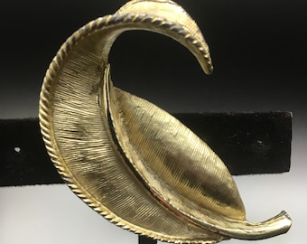 Vintage, unmarked, gold-tone metal, textured curled leaf, brooch