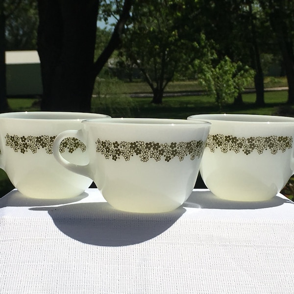 Set of 3, vintage Pyrex, Crazy Daisy Pattern, Coffee mugs/cups