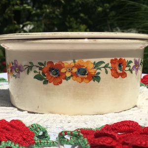 Vintage, ceramic, flowered, lidded casserole/baking dish