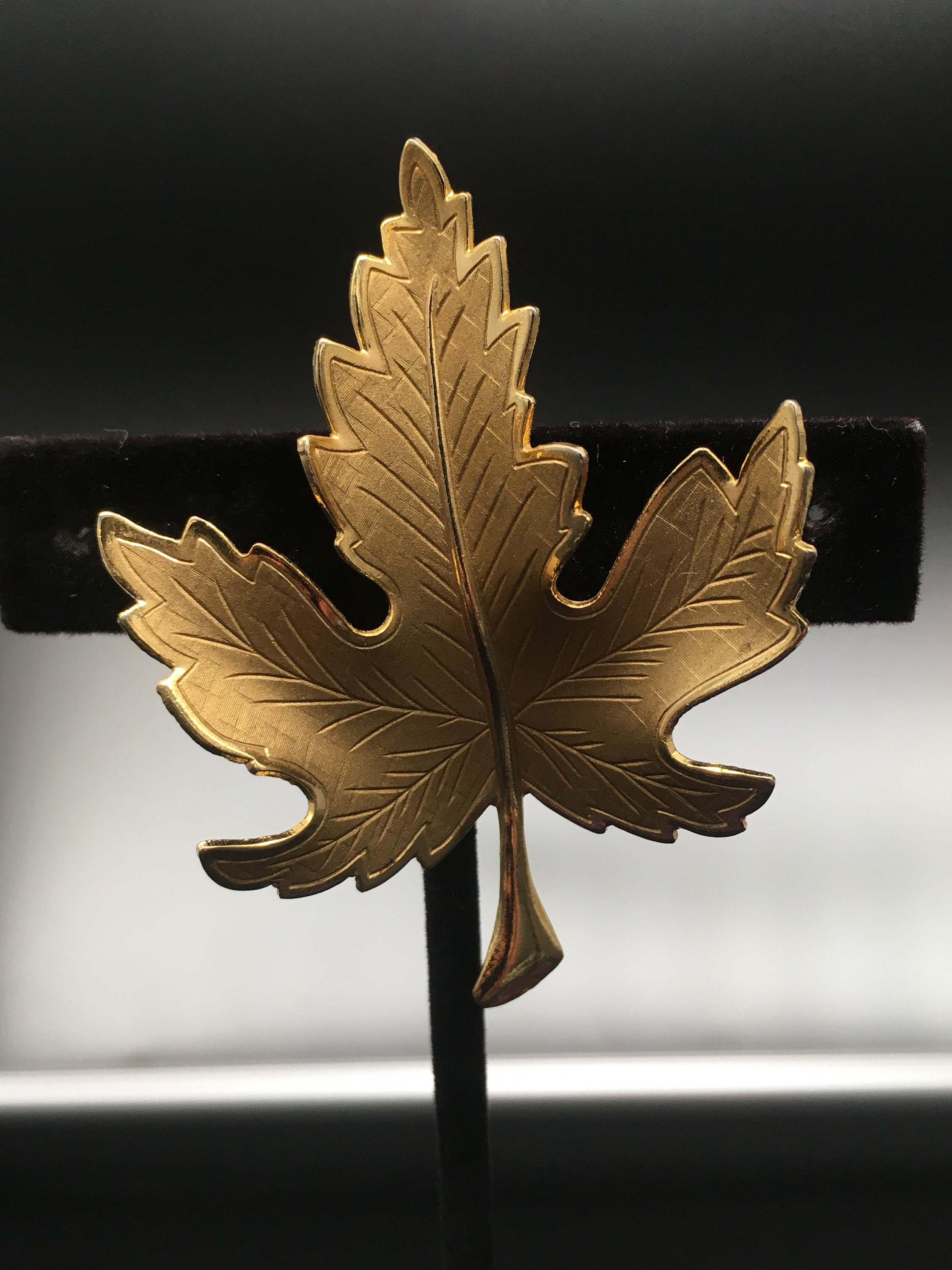 Vintage Unmarked Goldtone Metal Leaf Brooch Etsy