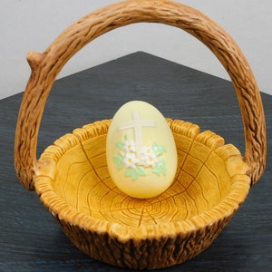 Vintage, Hershey Mold, ceramic, wood-look basket and hand-painted wooden (?) egg with Cross and flowers