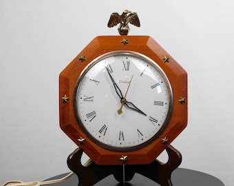 Vintage, Electric, United Clock Corp, Wooden Frame Clock with Plastic Eagle and Stars, NOT Working