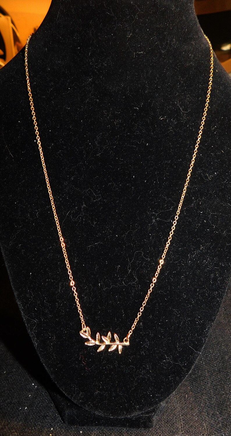 Delicate Goldtone Leaves Necklace