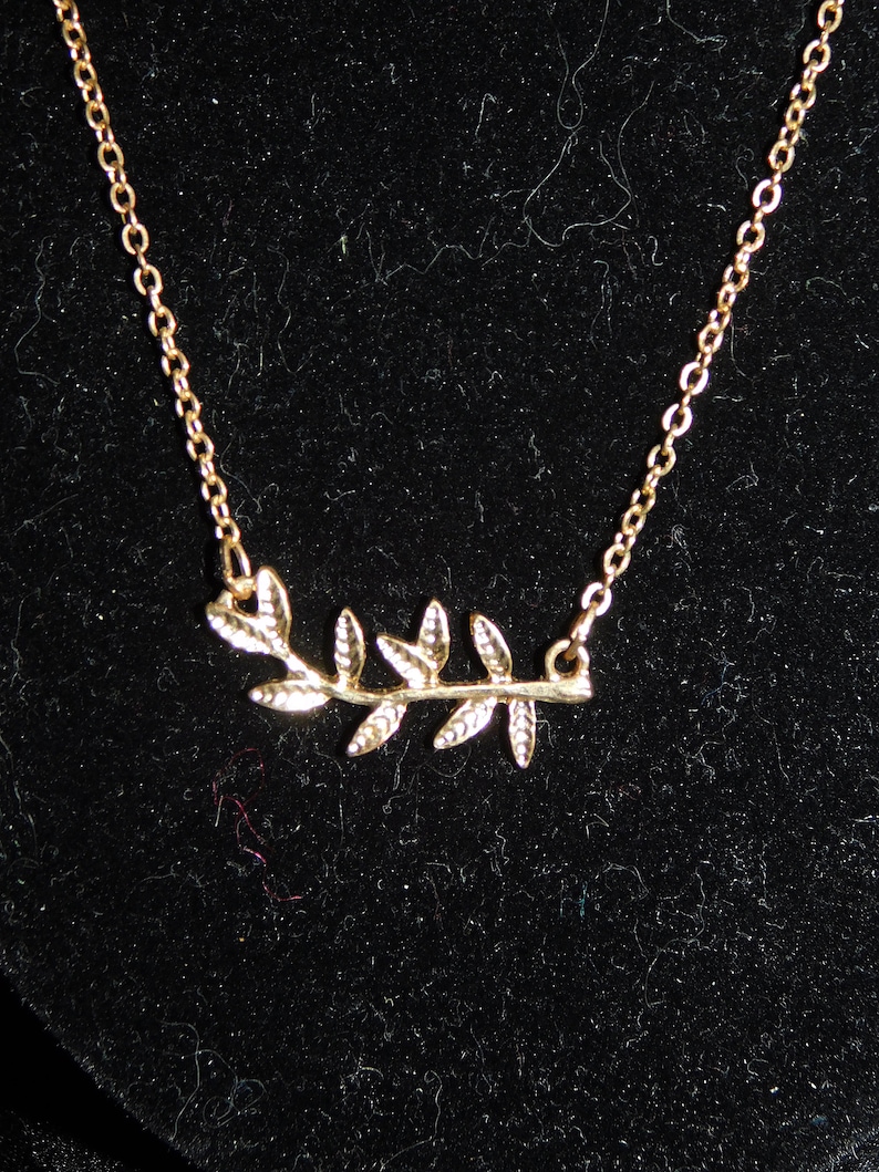 Delicate Goldtone Leaves Necklace