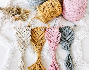 Macrame Wall Planter / Mini Macrame Plant Hanger / Macrame Wall Hanging / Macrame Plant Hanger / Hanging Planter