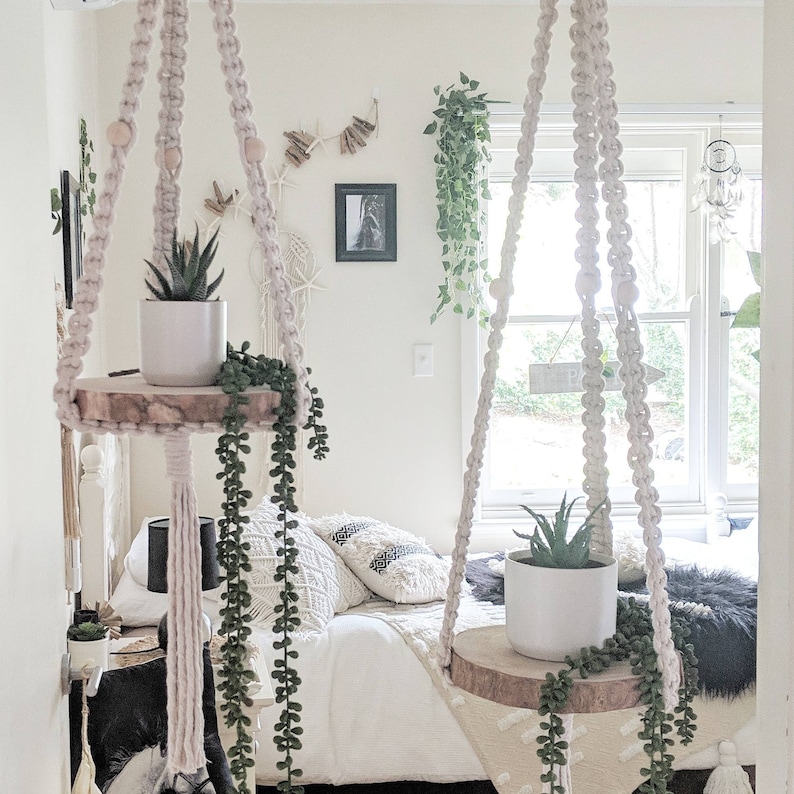 Macrame Hanging Shelf Macrame Shelf Macrame Floating Shelf Hanging Planter Macrame Plant Hanger Double Macrame Plant Holder imagem 2