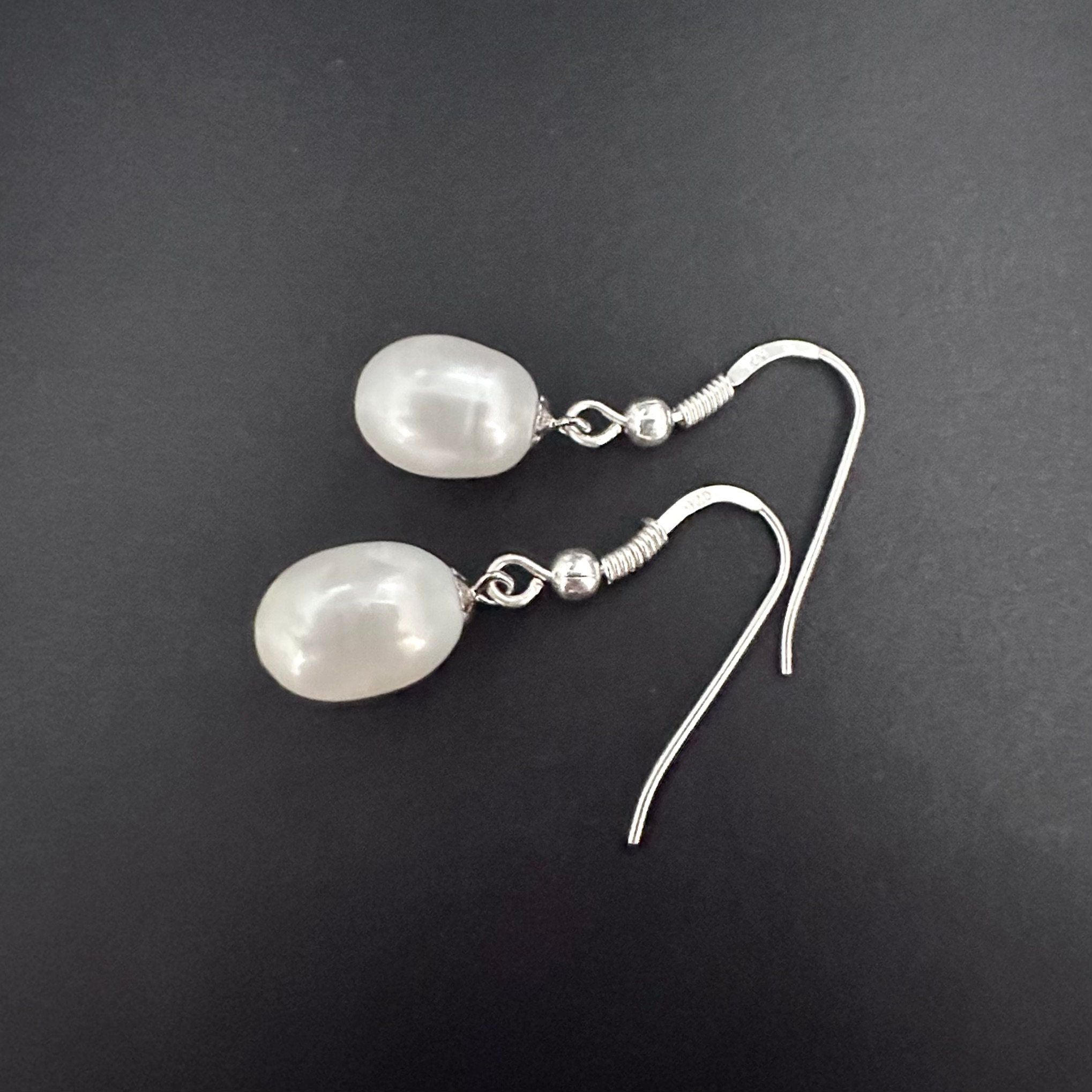 Orecchini Pendenti Fatti A Mano Con Perle Shamballa Bianche E Ganci In Argento 925