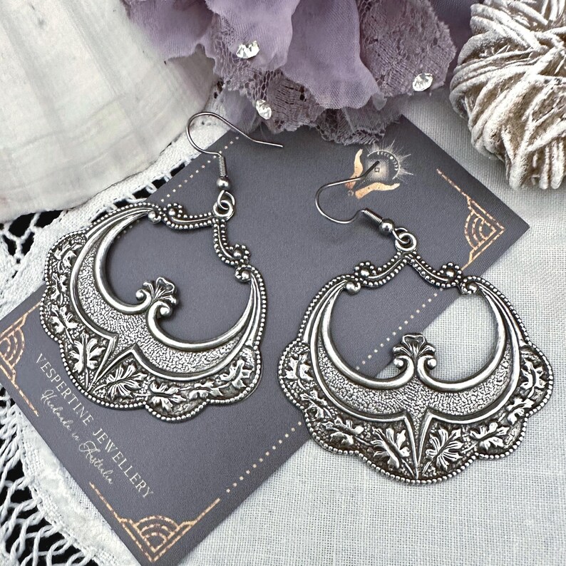 Orecchini in stile Art Déco argento e nero: gioielli vistosi e di grande impatto. immagine 9