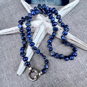 Navy Blue 5-7mm Freshwater pearl necklace/dark blue pearl statement necklace/australian seller/gift for her birthday/June birthstone zdjęcie 5