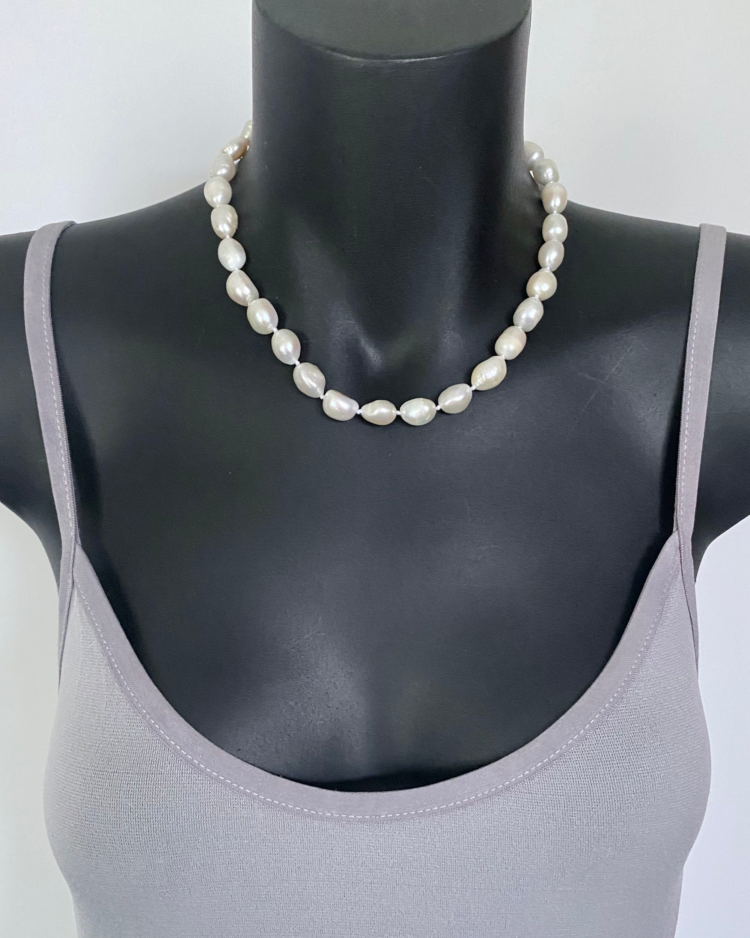 Weisse Süsswasser Perlenkette Mit Amethyst, Aquamarin Und Silber