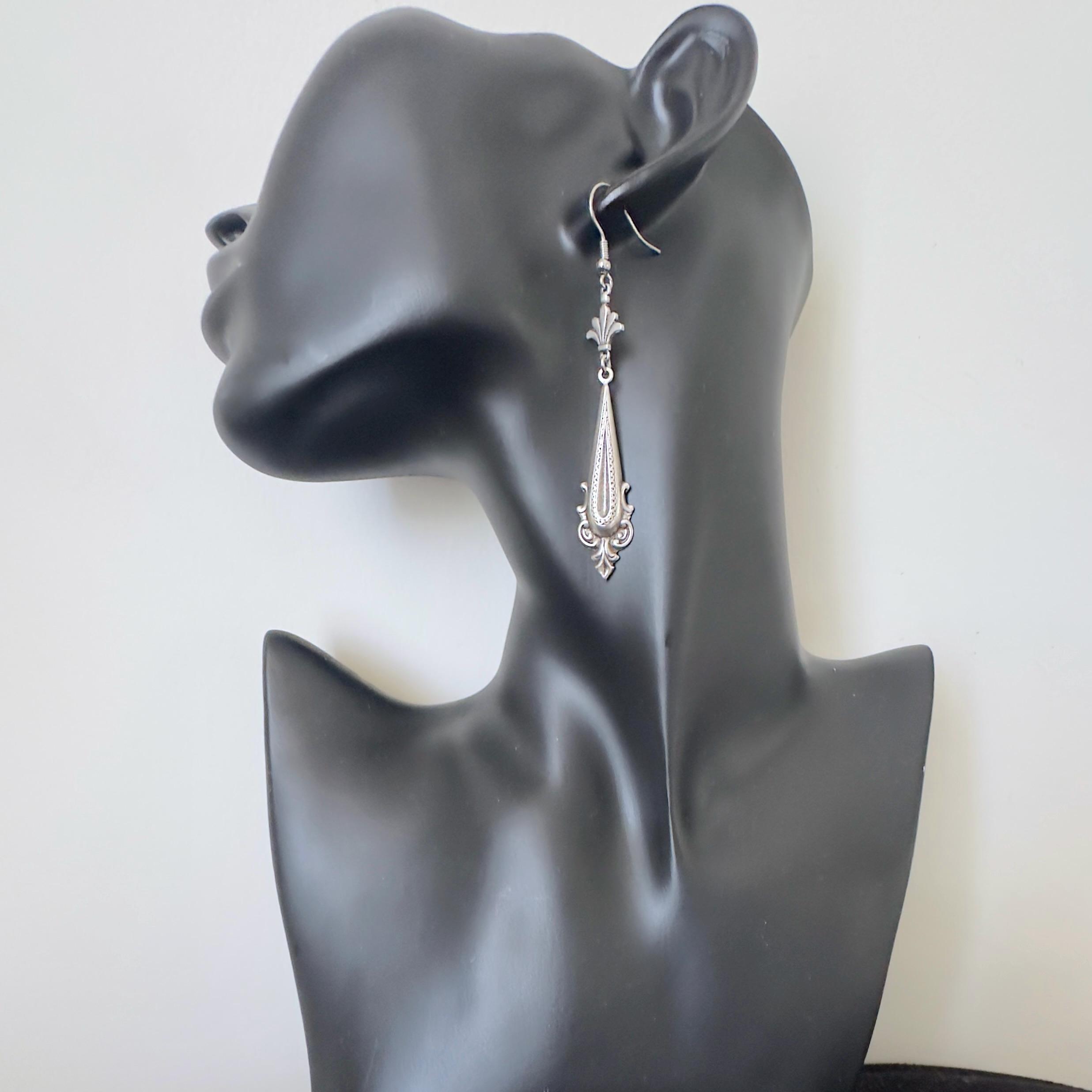 Boucles D'Oreilles En Argent Massif - Motif Lys (Fleur De Lys) - Style Vintage Roi De France - Occasion