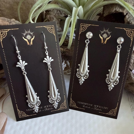 Boucles D’oreilles Pendantes Créateur – Art Déco – Métal Plaqué Or – Anciennes