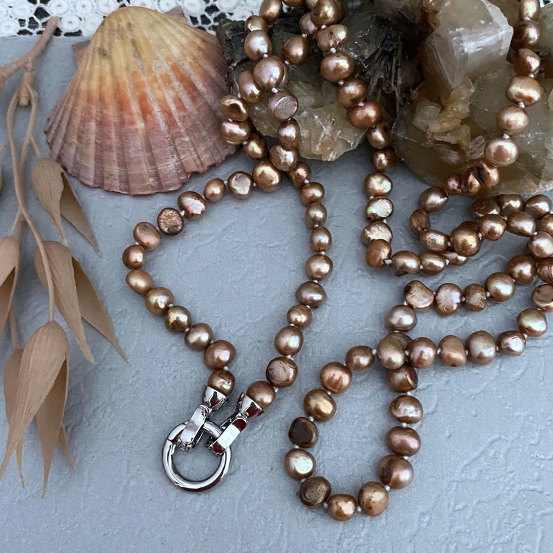 Roger Long Brown Necklace
