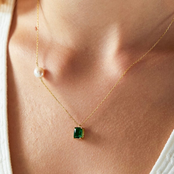 Emerald Necklace with Pearl , Dainty Pearl Necklace, Dainty Necklace, Gold Emerald Necklace, Bridesmaid Gift, Christmas Gift , Gift for her