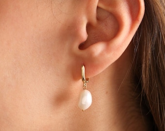 14 Gold Pearl Earrings, Fresh Water Pearl Earrings, Hoop Pearl Earrings, Bridesmaid Gifts , Anniversary Gift, Wedding jewelry, Pearl Jewelry