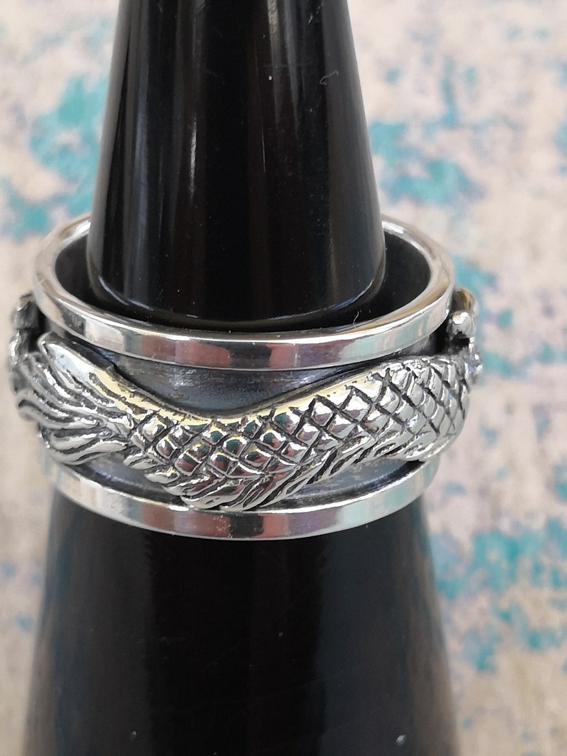 Dragon spin ring