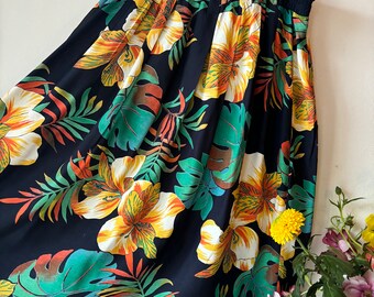 1980s Tropical vintage skirt with pocket and belt