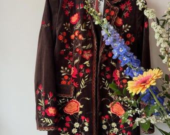 Blazer/abrigo vintage de terciopelo marrón bordado de los años 80