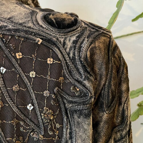 Vintage embroidered 80s velvet shops jacket