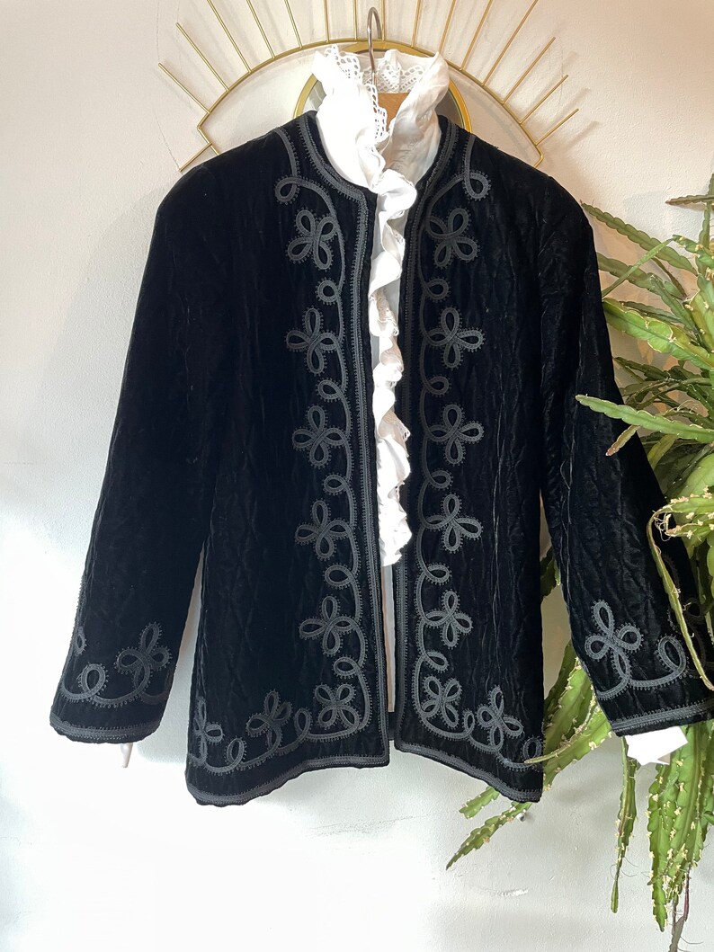 Vintage 70s bohemian Embroidered quilted shops blazer