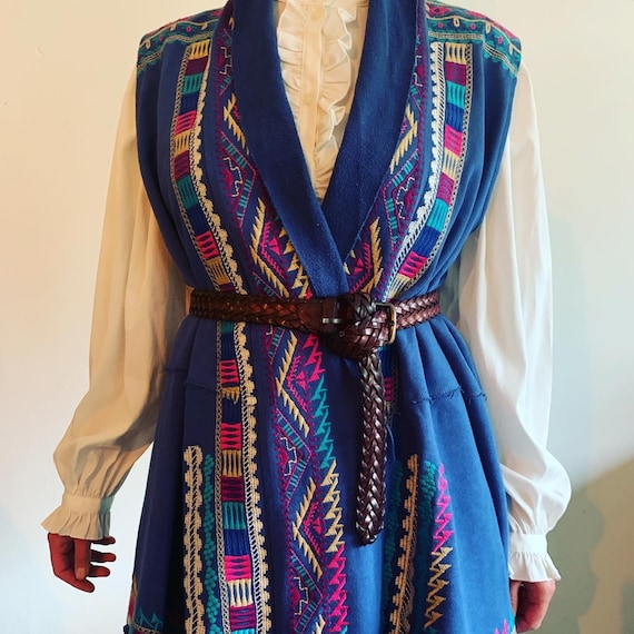 Vintage Embroidered cardigan gilet