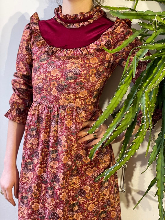 Vintage 1970s prairie flower dress