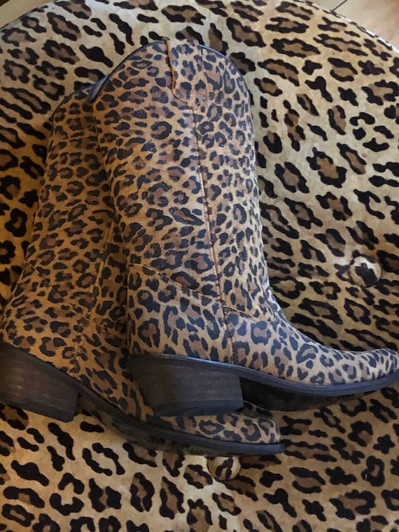 Leopard boots