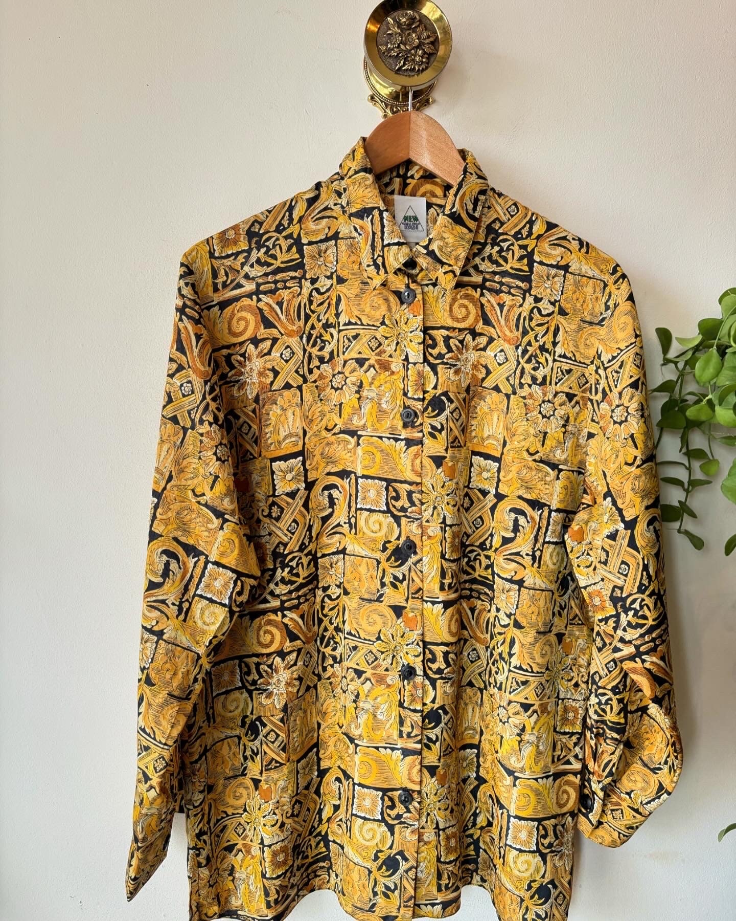 Gianni Versace 1990s Barocco Butterfly & Fruit Print Silk Twill Shirt –  Featherstone Vintage