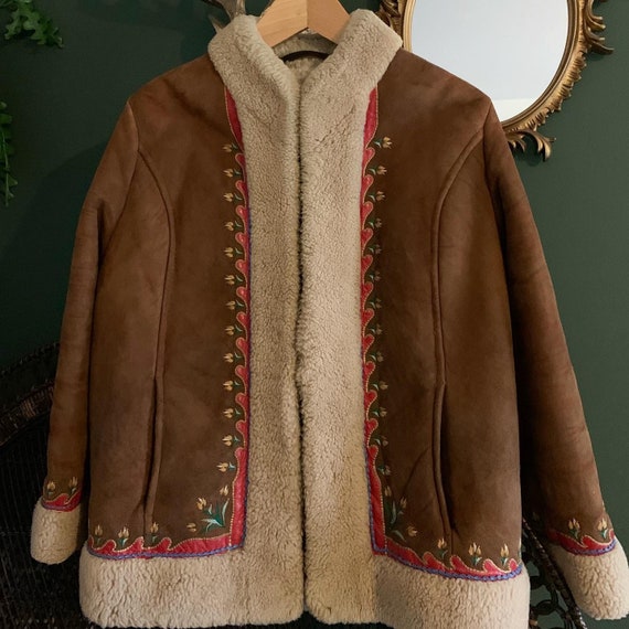 Vintage sheepskin Embroidered 1970s coat