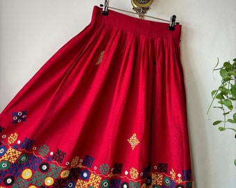 Falda bordada vintage de los años 70