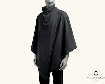 Unisex zwarte poncho - zwarte cape - genderneutrale poncho - handgemaakt in Berlijn - gendervloeiende kleding.